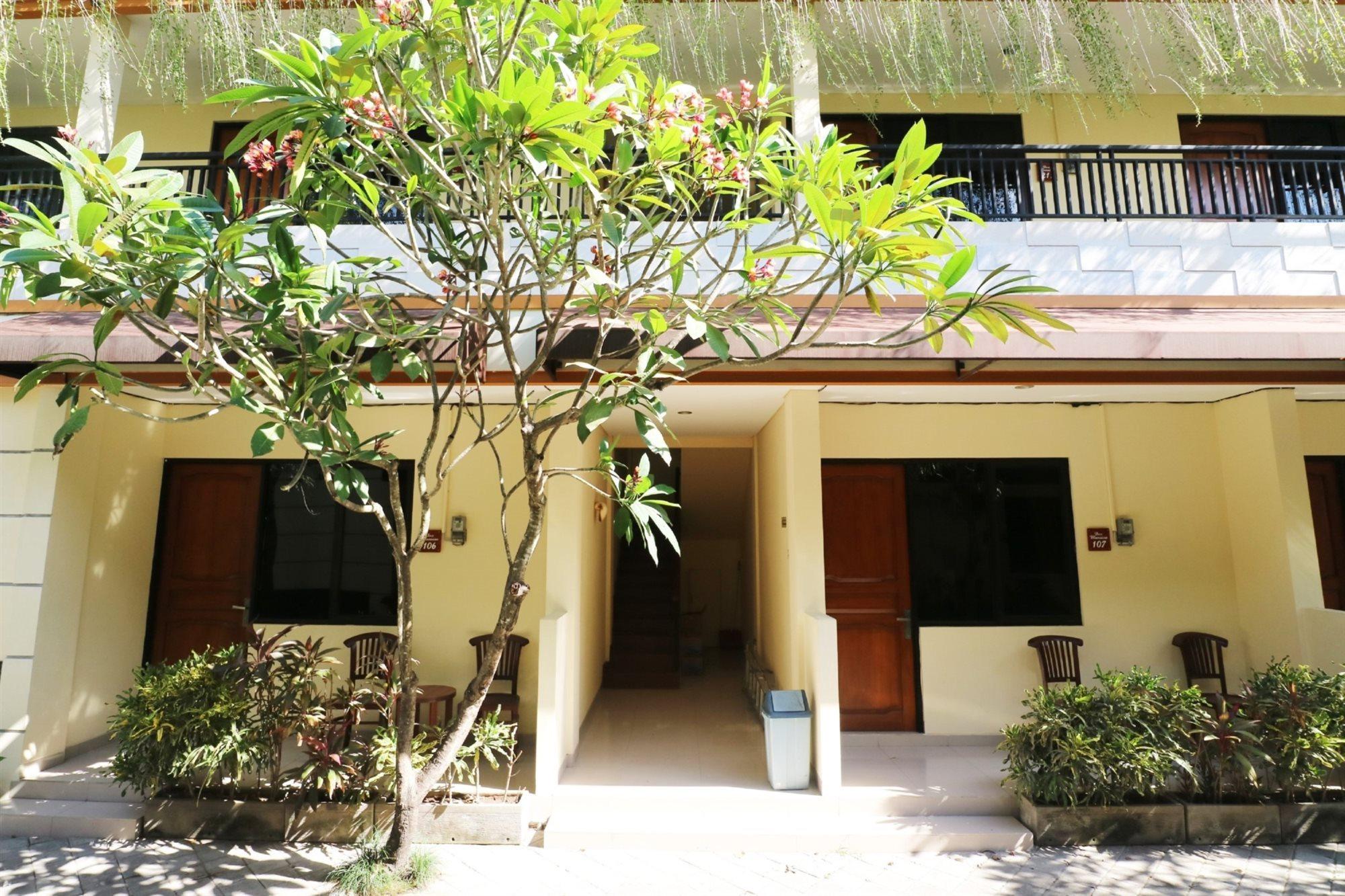 Dee Mansion Denpasar Exterior foto