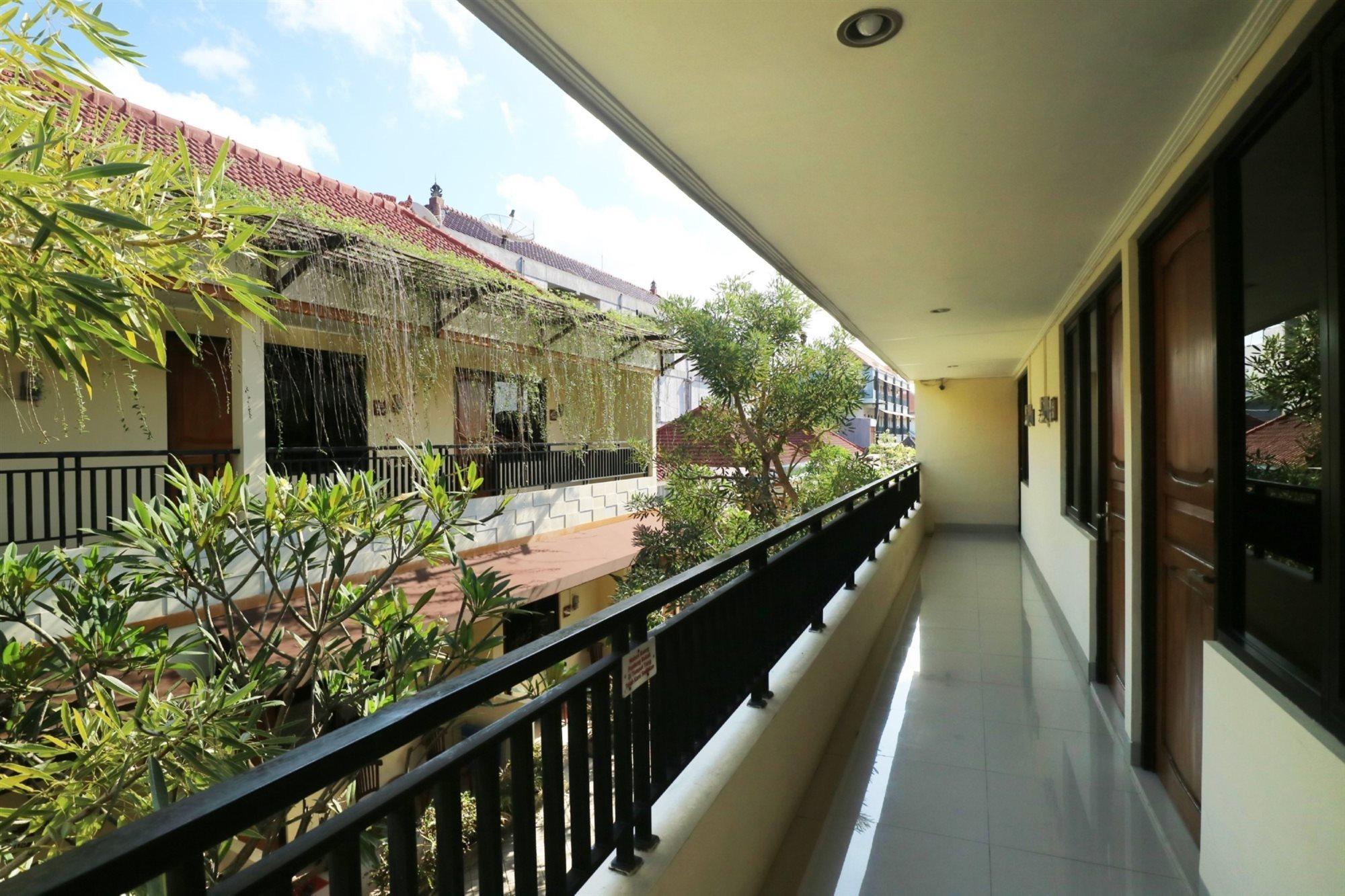 Dee Mansion Denpasar Exterior foto