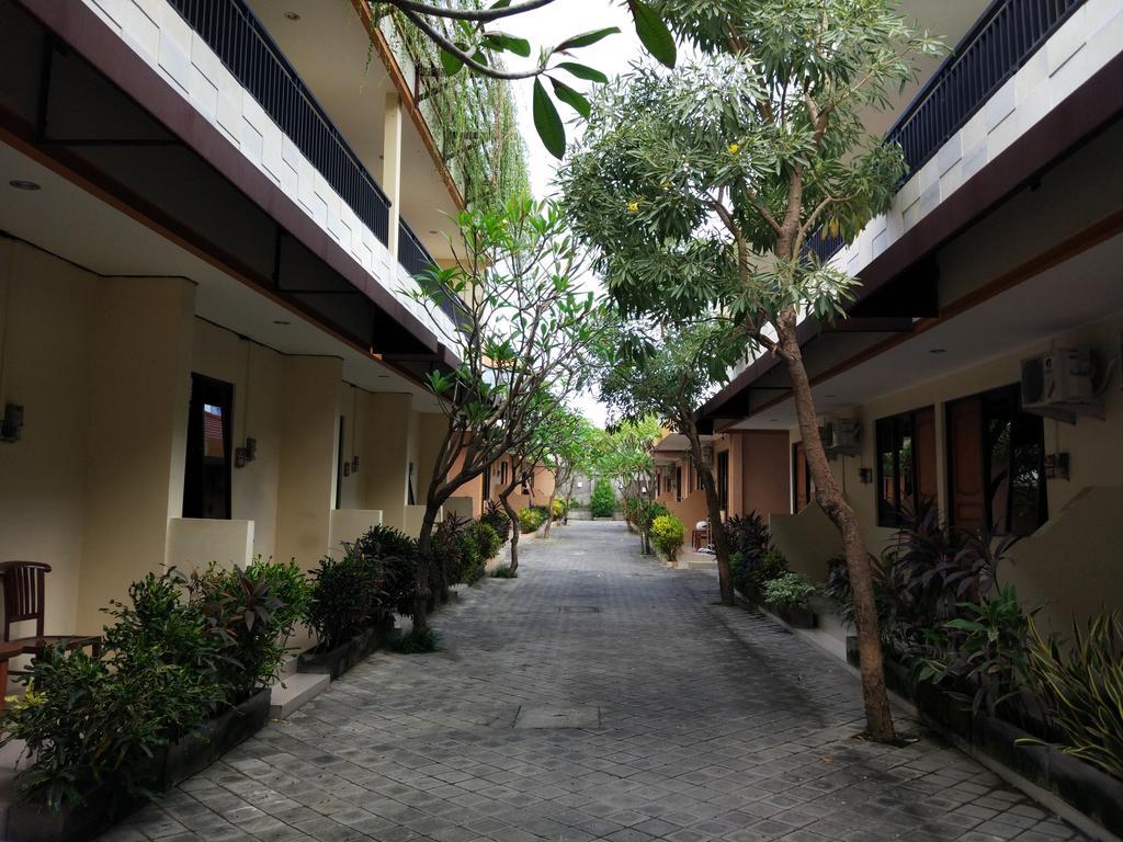 Dee Mansion Denpasar Exterior foto