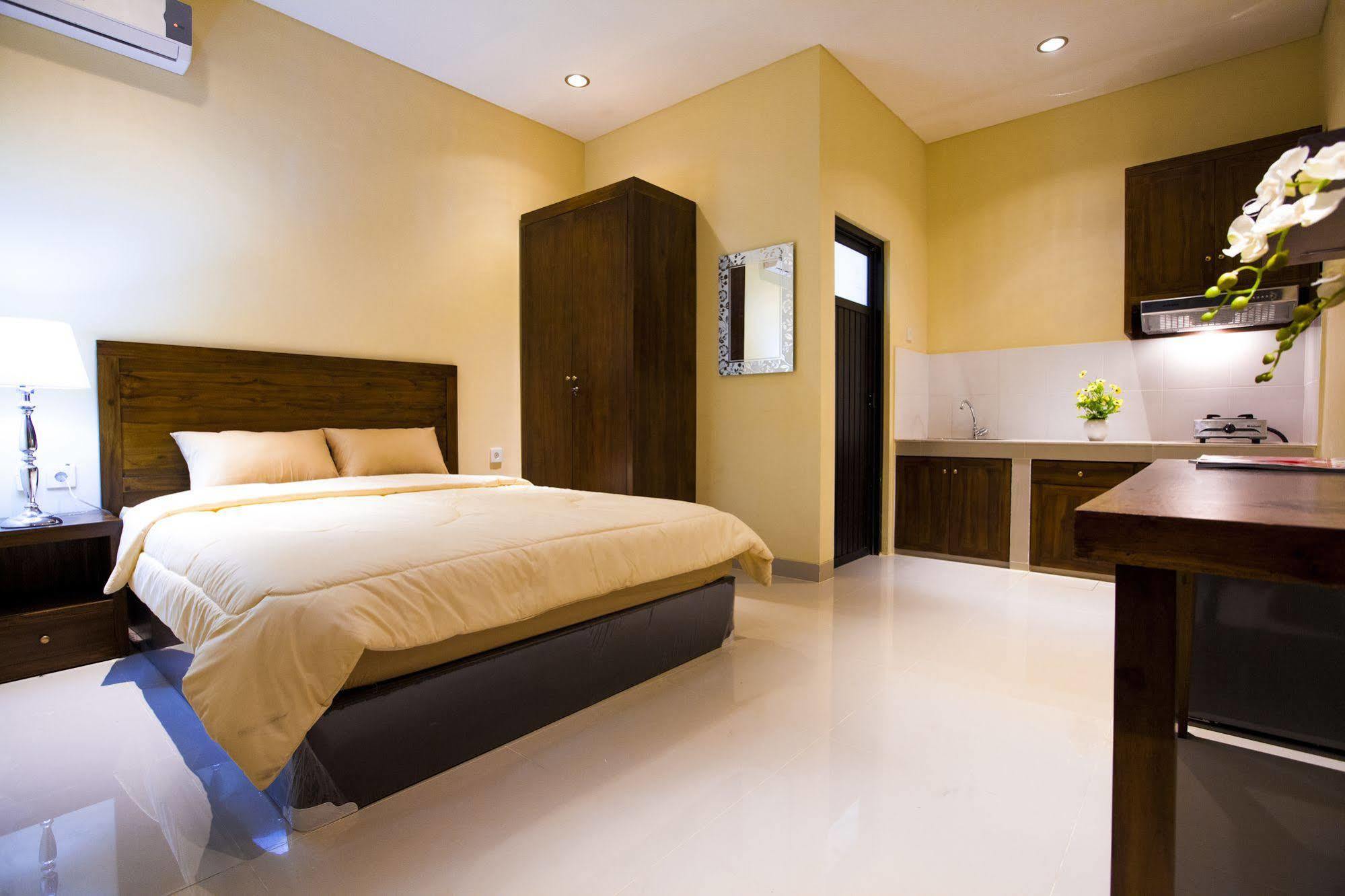 Dee Mansion Denpasar Exterior foto