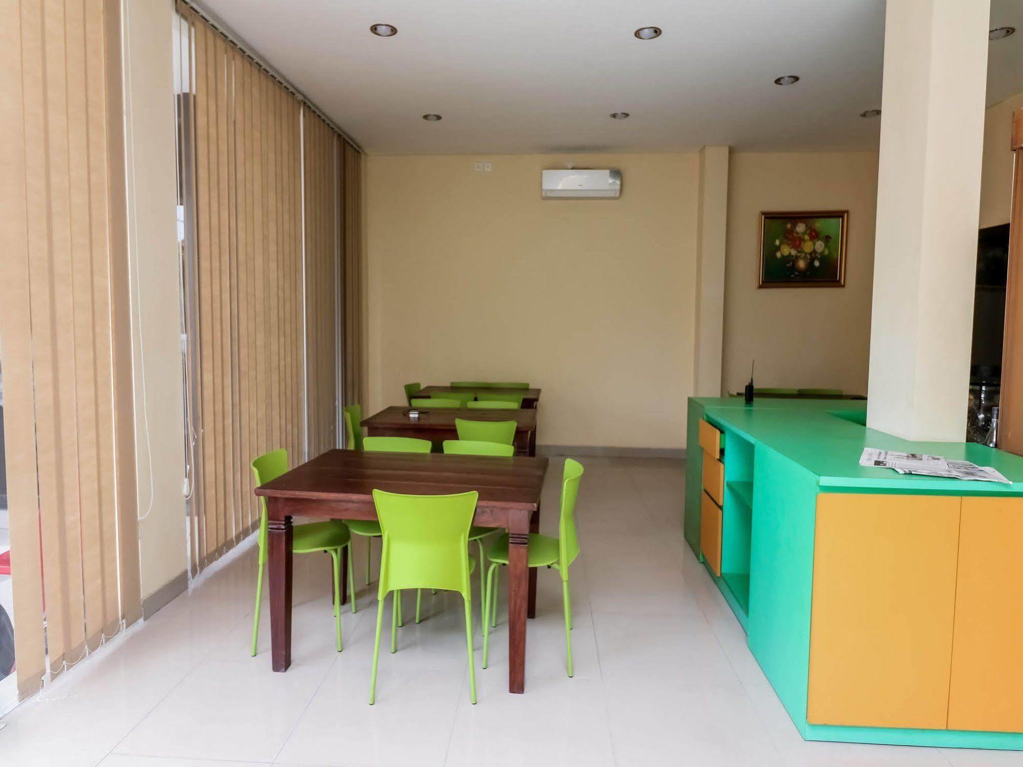 Dee Mansion Denpasar Exterior foto